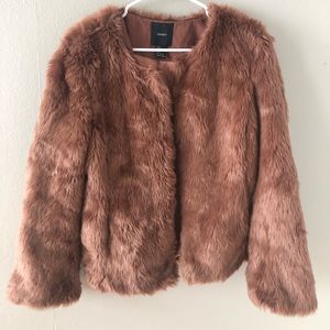 Forever 21 pink collarless faux fur L